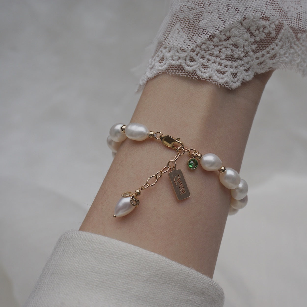 Natural Zircon & Mother of Pearl Bracelet